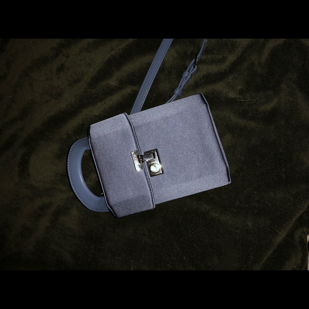 Charles&Keith